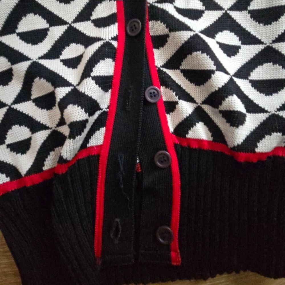 Vivo Black and White Knitwear - Picture 5 of 7
